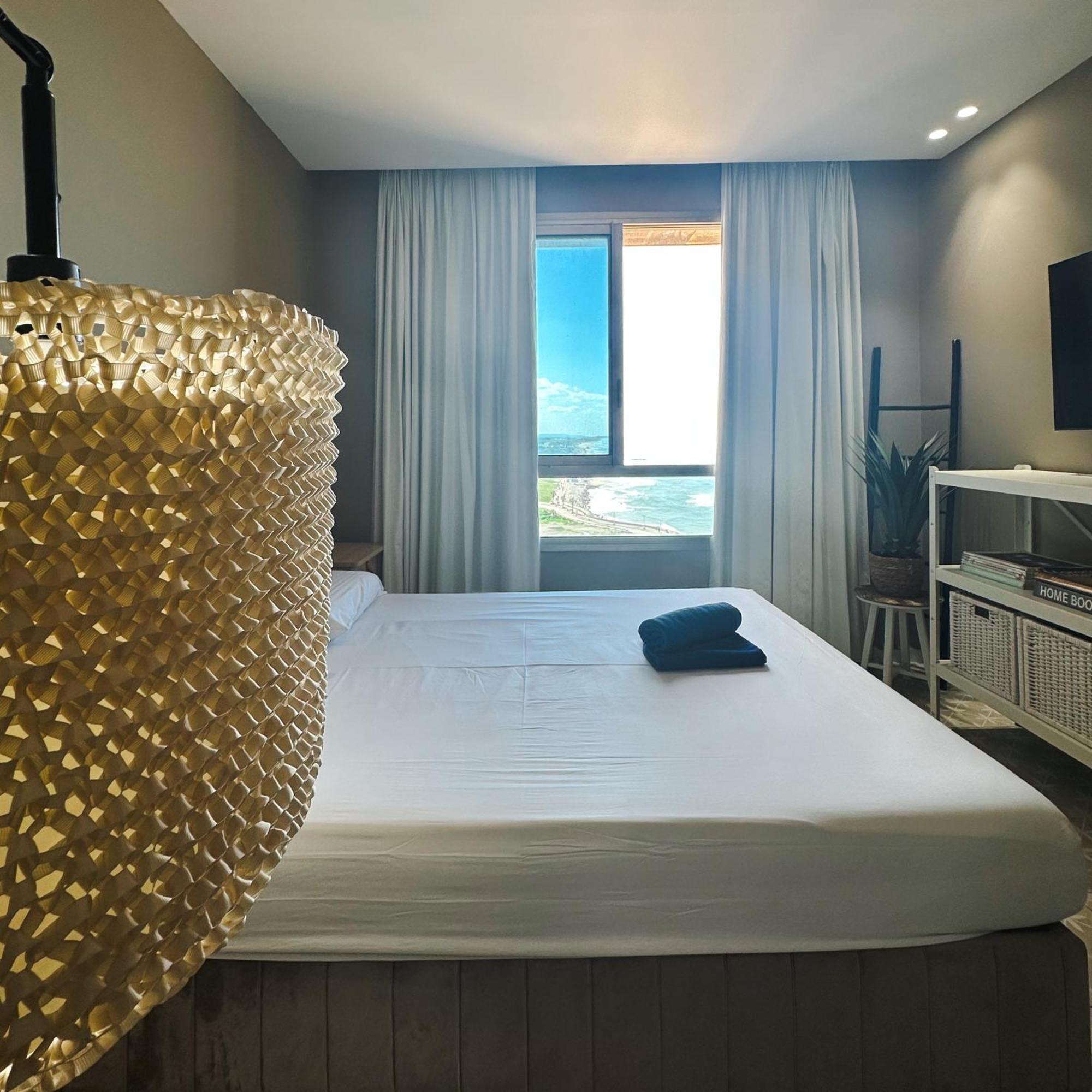 Haifa Almog Tower- "Blue Reef" Suite On The Sea Exterior photo